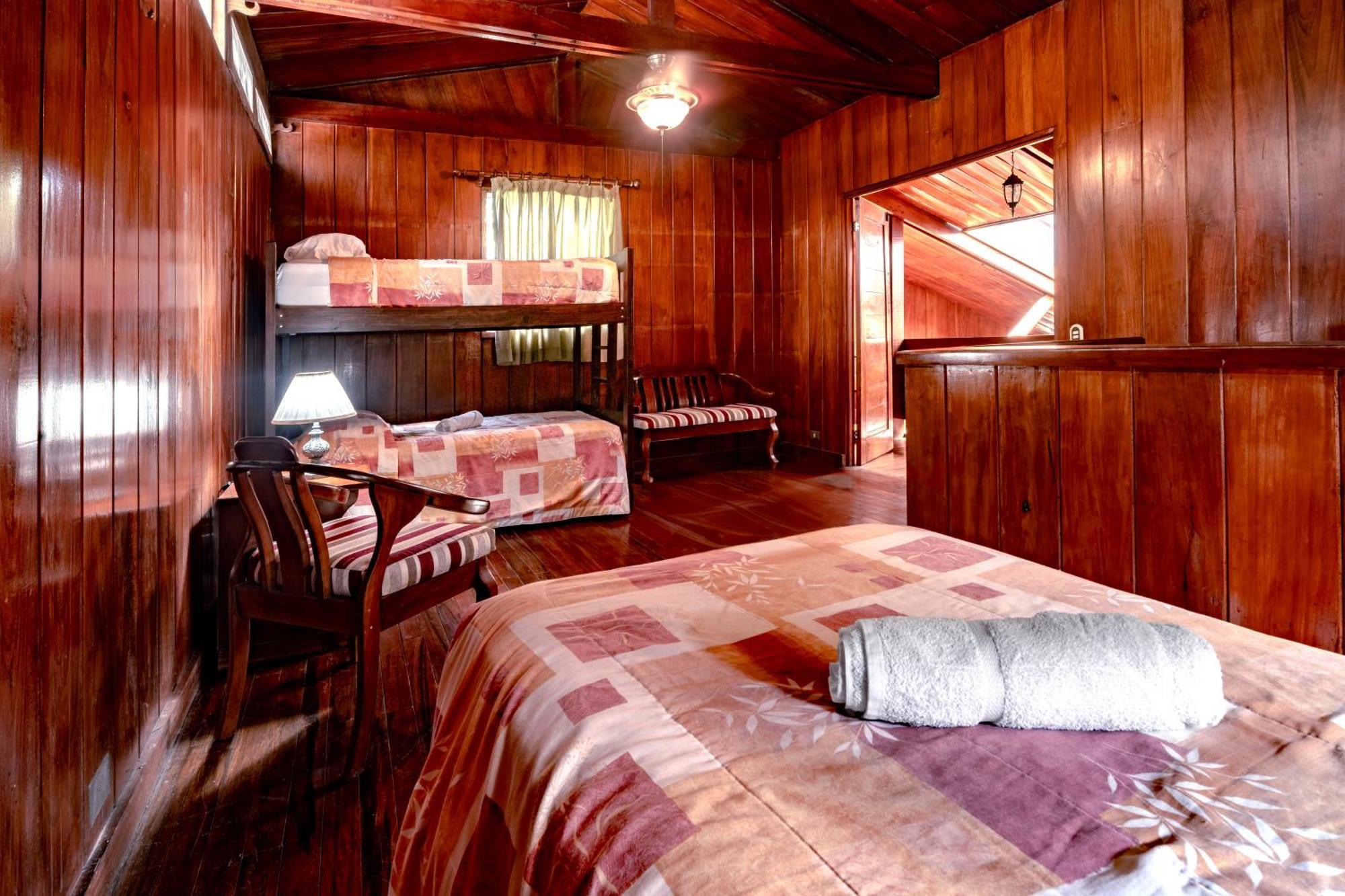 Hotel Villa Florencia トゥリアルバ 部屋 写真